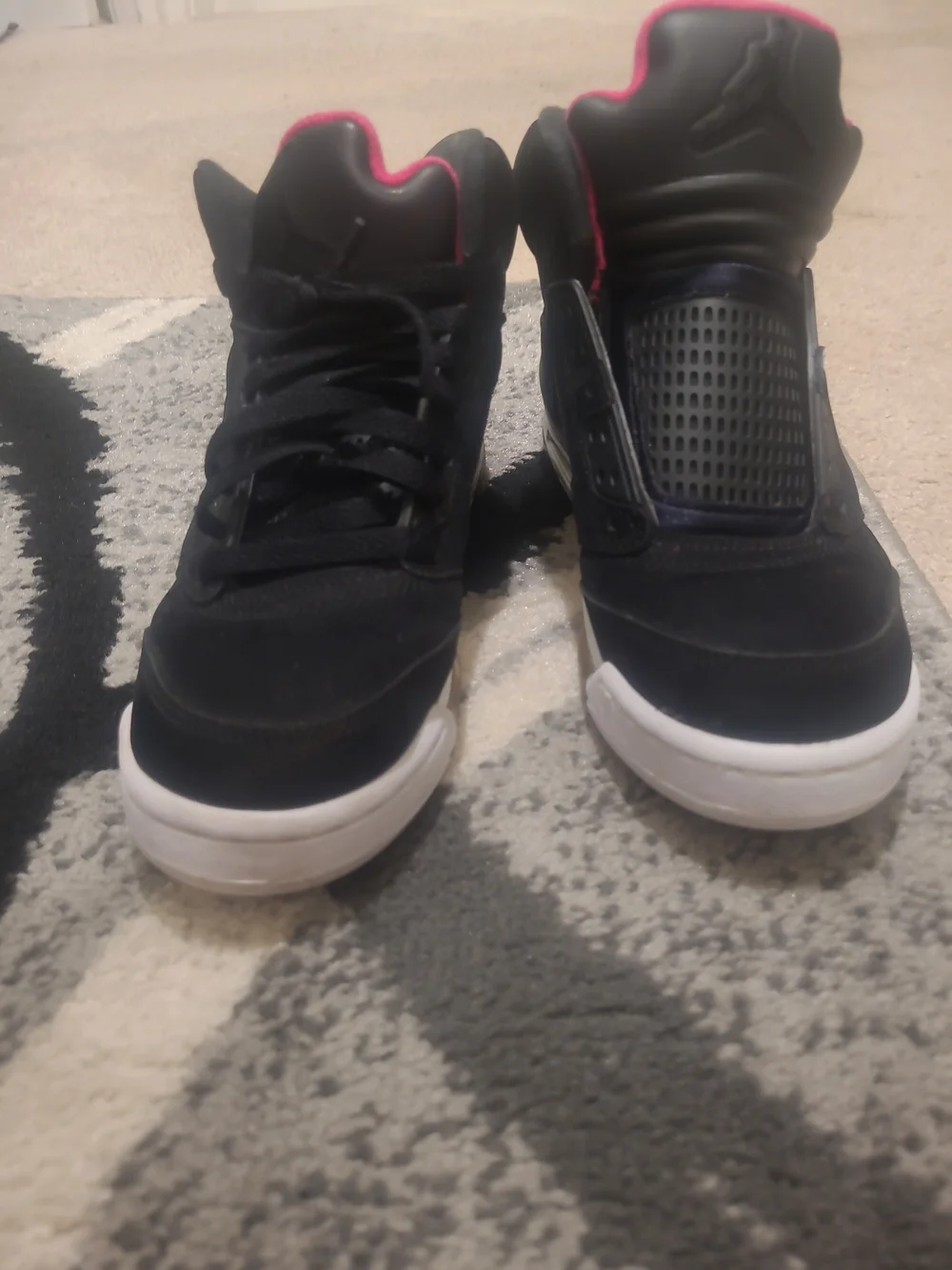 Air Jordan 5 Retro GS 'Deadly Pink' Size 5Y Missing One Lace